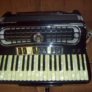 Stradavox accordion deals