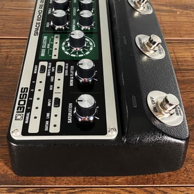 Boss RE-202 Space Echo Guitar Effect Pedal image 5