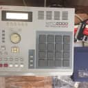 Akai MPC2000 with Effects Board, 8 Outs and 33MB