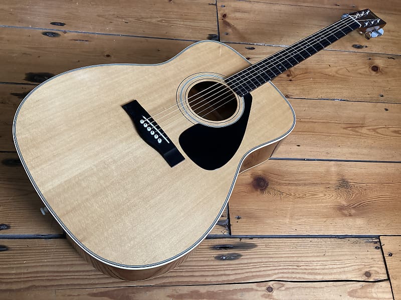 Yamaha APXT2EW Thinline 3/4 Size Acoustic-Electric Guitar