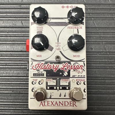 Used Alexander Pedals History Lesson Delay TSS3800