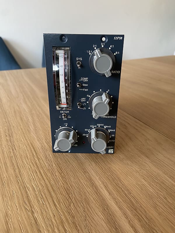 AML 52F50 Compressor Reverb
