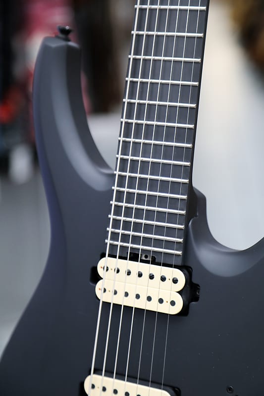 MANSON Oryx 7 Nolly Satin Black 2021