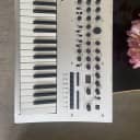 Korg Minilogue 4-Voice Polyphonic Analog Synthesizer 2016 - Present - Silver