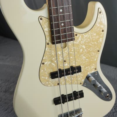 Bacchus Universe Series Jazz Bass - White for sale