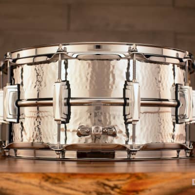 LUDWIG 14 X 6.5 LM402K HAMMERED SUPRAPHONIC SNARE DRUM, CHROME image 4