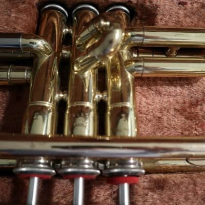YAMAHA YTR 232 Bb Trumpet Serial 103104 With Case image 4