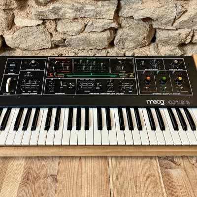 Moog Opus 3 analog poly synth / string / brass / organ
