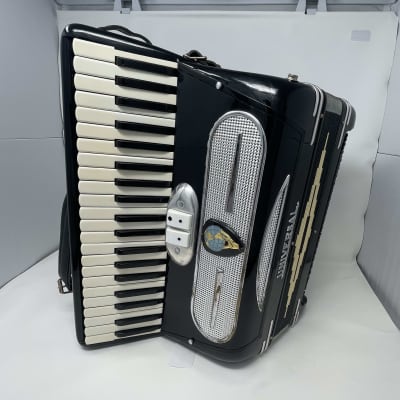 Hohner Student 72 Piano Accordion, 72-bass, with Hard case | Reverb