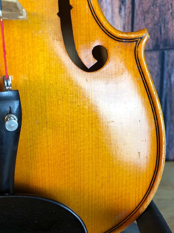 Gewa Mittenwald Karwendel 4/4 Size Violin with Case and Bow Gewa Mittenwald Karwendel 4/4 Size Violin with Case and Bow
