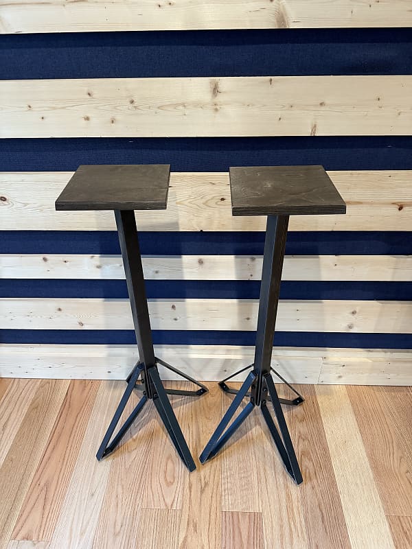 Output Speaker Stands Kodiak Brown Reverb