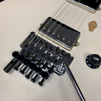 Ernie Ball Music Man AXIS EX [MIJ Van Halen / EVH] | White Custom