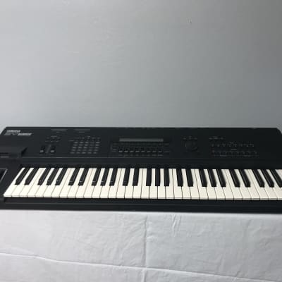 Yamaha SY85 Synthesizer