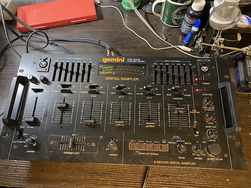 Gemini DJ Mixer phono aux with sampler