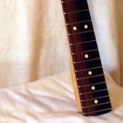 Fender Stratocaster neck 2020 pau ferro / maple image 5
