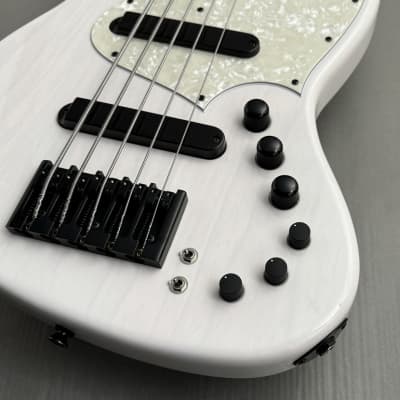 Xotic XJ-1T 4-String White Blonde - Bass Direct