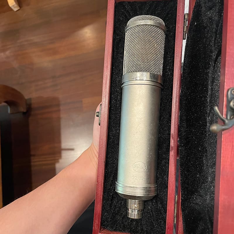 Peluso Microphone 22 251 Reverb Australia