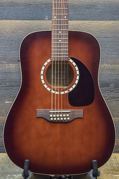 Art & Lutherie Cedar Antique Burst 2010's Acoustic Guitar