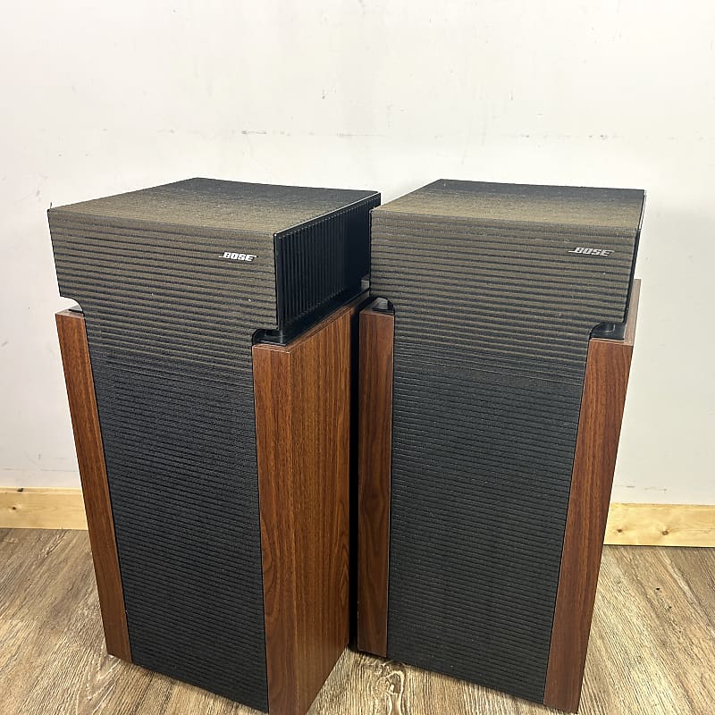 Bose 601 Series II Loudspeaker (Pair) 1980's Natural Local Pickup Only  in Milwaukee, WI