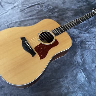 Taylor 210e DLX with ES2 Electronics (2015 - 2018)