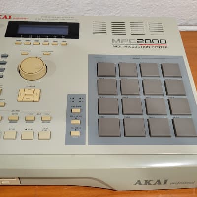 Akai MPC2000 MIDI Production Center image 4