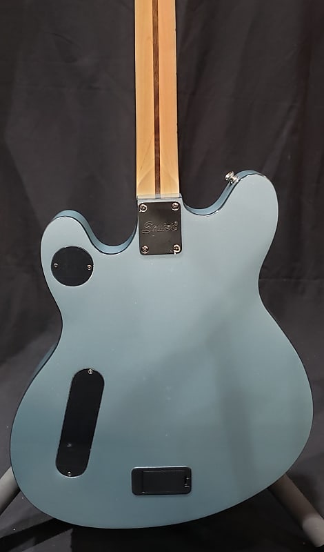 Squier Contemporary Active Starcaster 2019 Ice Blue Metallic Squier Contemporary Active Starcaster 2019 Ice Blue Metallic