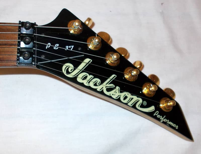 Jackson Performer Flying 