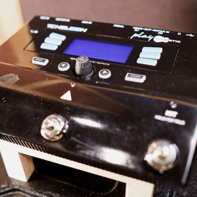 TC Helicon | Product | PLAY ACOUSTIC