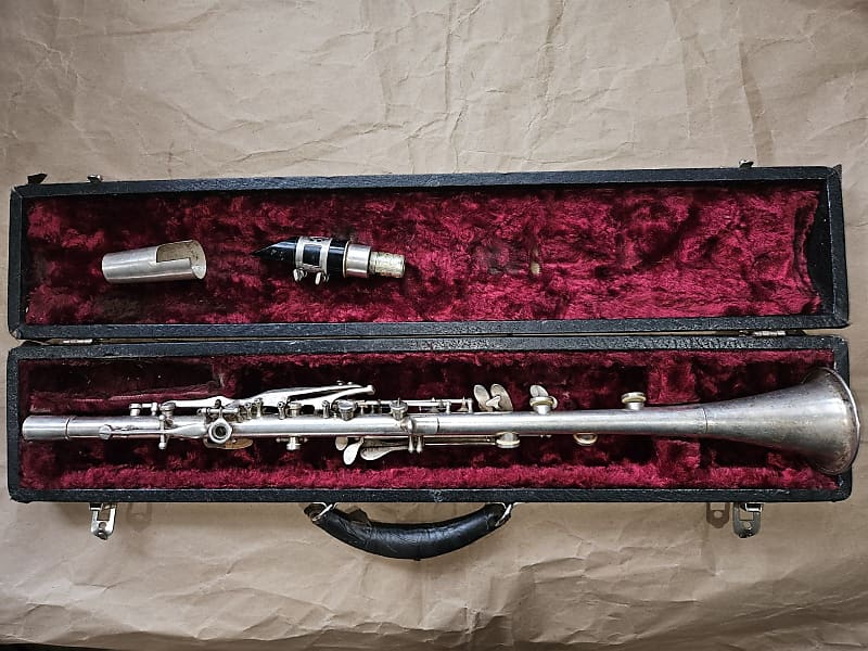 ぴ*ん様 メタルクラリネット　Cavalier Elkhart Elkhart Cavalier metal clarinet, USA, Silver-finish with