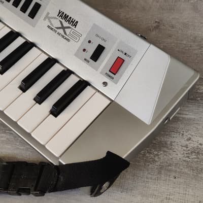 Yamaha KX5 Keytar Remote Keyboard Controller w/Case image 2
