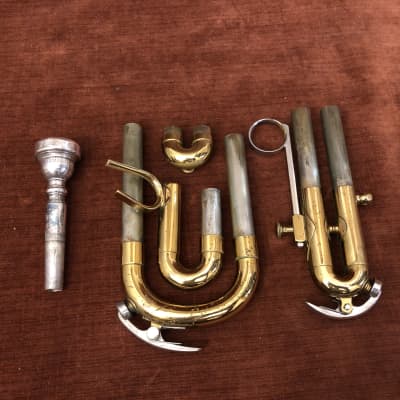 Conn 1050B Bb Student Trumpet w/ Case, Mouthpiece, Mute & Accessories image 10