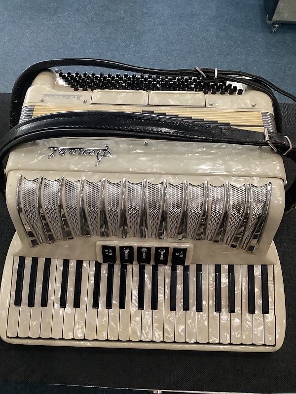 Sonart PETITE ACCORDION BY DELUCA 19601970’s? Reverb