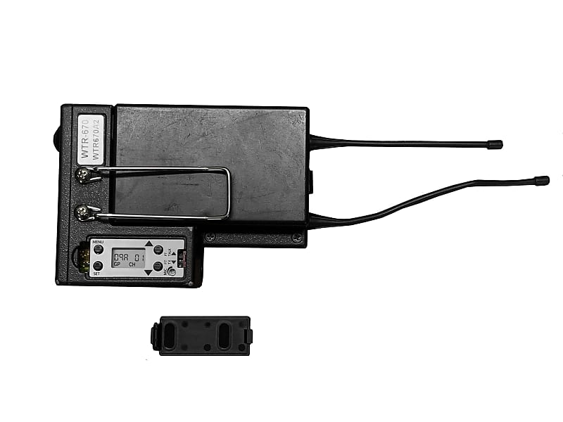 Clear-Com WBS-670 Broadcast Wireless Intercom System, (4) WTR-670  Beltpacks, Battery cases - A2 Band