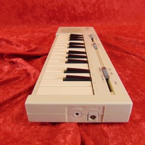 Yamaha Handy Sound HS-200 Mini Polyphonic Keyboard | Reverb