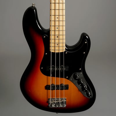 Fender American Deluxe Jazz Bass with Maple Fretboard 2009 - 3-Color Sunburst for sale