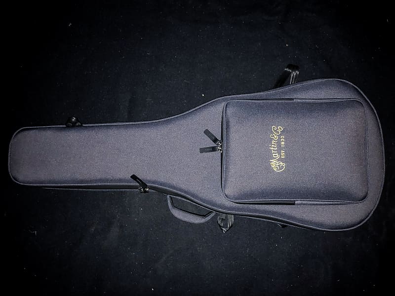 Martin deluxe hot sale gig bag