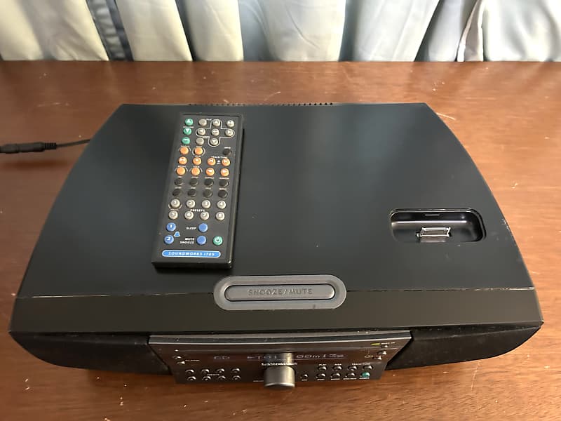 CD＋DVD Cambridge Soundworks 765i CD DVD Radio Stereo by Henry Koss