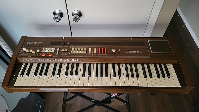 Casio Casiotone 601 Vintage Electronic Keyboard Synthesizer