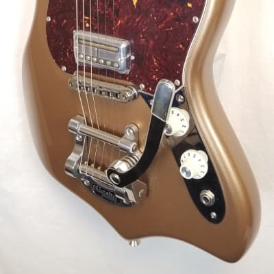 Fender PU2 Maverick Dorado Limited Edition, Firemist Gold, Bigsby Vibrato, W/HSC image 6