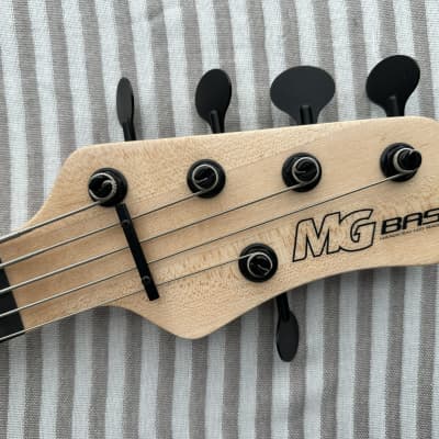 MG Bass MGBASS JB1 SPALTED MAPLE 5-string bass, Made in USA, SPALTED MAPLE top, ASH body, 3-piece MAPLE neck, EBONY fretboard, BARTOLINI pickups and preamp, Italia Leather Straps 4” wide Acorn Amber strap, GATOR hardshell case image 10