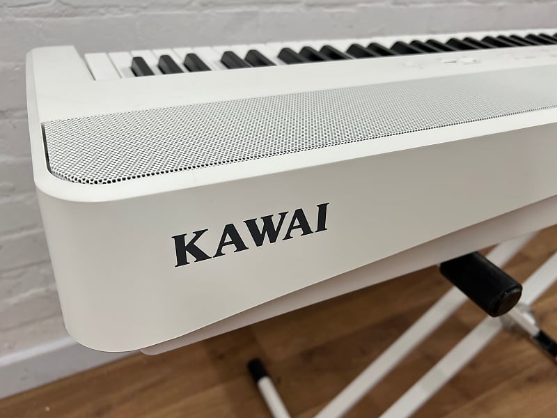 Kawai ES920 White Digital Piano Package 