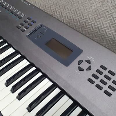 Korg N364 61-Key Music Workstation 1990s - Gray