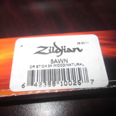 Zildjian 5A Select Hickory Drumsticks Wood Tip Three Pair image 3
