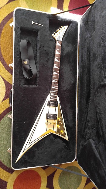 Jackson RR5 Randy Rhoads Ivory W/ Pinstripes and Gold Hardware