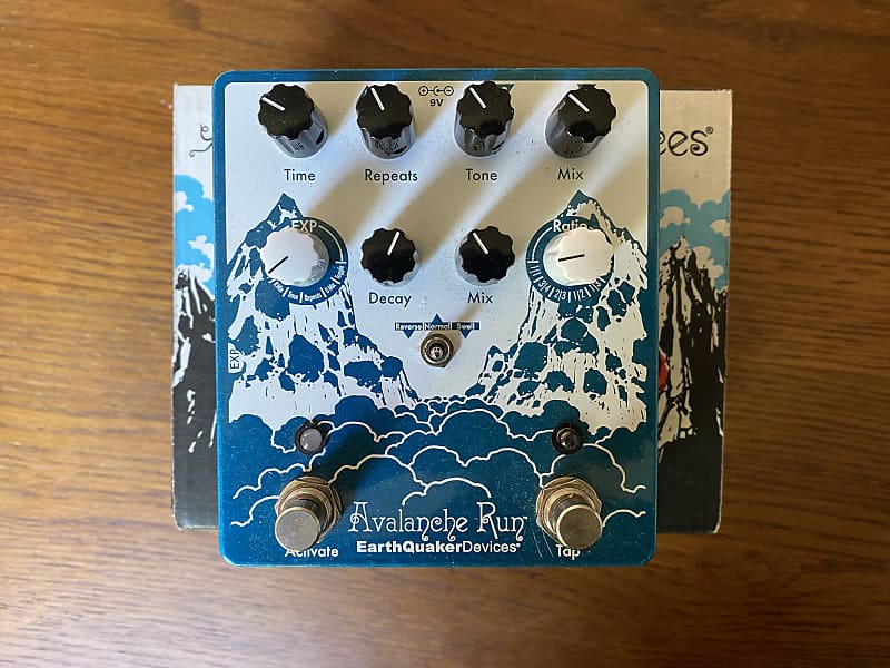 EarthQuaker Devices Avalanche Run Stereo Reverb & Delay with Tap Tempo V2