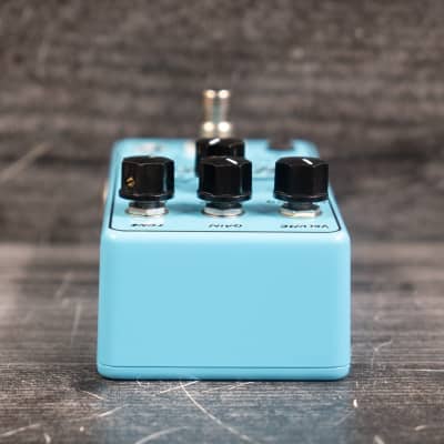 Poison Noises Gem Drive image 6