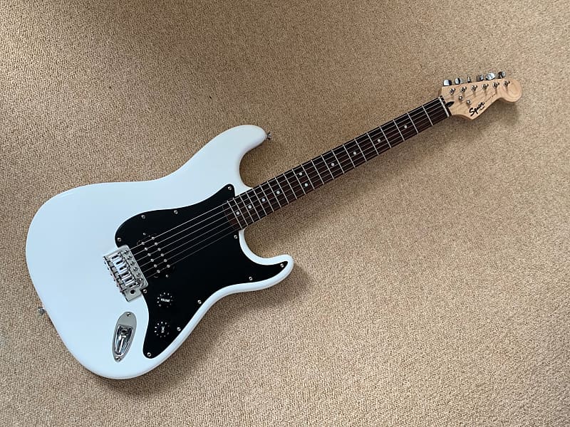 軽量 Squier stratocaster 1H bullet 1ハム 鳴良 軽量 Squier stratocaster 1H bullet 1ハム 鳴良 - メルカリ
