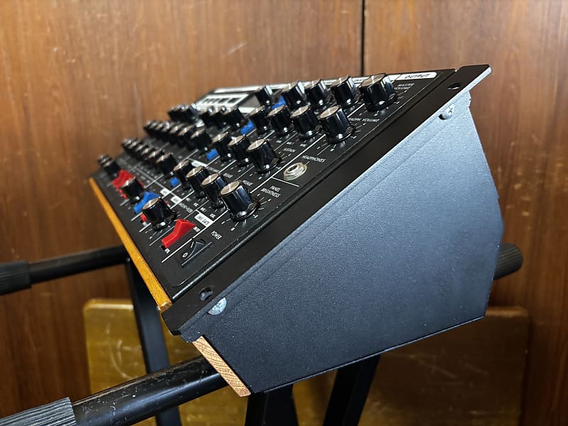 Moog Minimoog Voyager RME Rack Mount Edition Monophonic Synthesizer |  Reverb Canada