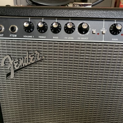 Fender Champion 100 2-Channel 100-Watt 2x12" Solid State Guitar Combo image 2