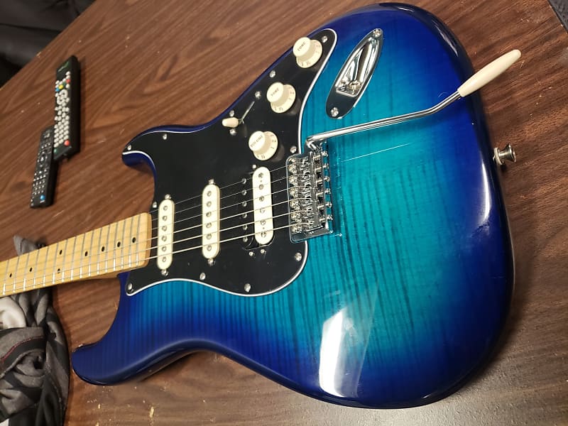 Blue on sale burst stratocaster